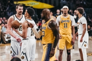 昨日战胜掘金！詹姆斯更新社媒：这场比赛太有意思了！ 配图