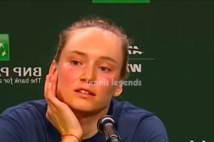 莱巴金娜:第二盘阳光对我影响很大,之前都是夜场可能没习惯早场 配图