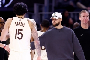 不可或缺!在库里缺席的所有比赛中 勇士胜率仅为36.9% 配图