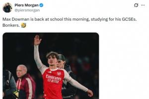 摩根调侃：道曼今天早上回到了学校，备战中考，真是疯狂 配图