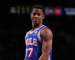 12板生涯新高！埃奇库姆：道格·韦斯特总告诉我必须抢板 配图