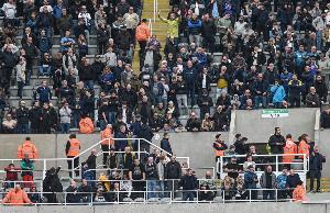 热刺球迷团体推迟抗议活动：先支持球队渡过难关，再和管理层算账 配图