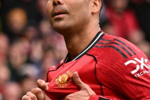 曼联重启34岁卡塞米罗续约?BBC辟谣:曼联没有打算改变决定 配图