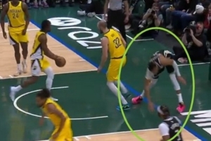 张佳玮:字母哥越来越像另一个34号 上了年纪就开始零碎地受伤 配图