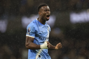 格伊:欧冠对皇马和联赛杯对枪手都很有信心,足球场从不缺少奇迹 配图