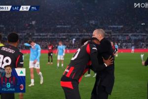 现场记者:莱奥对阿莱格里和普利西奇爆粗,抱怨后者不给他传球 配图