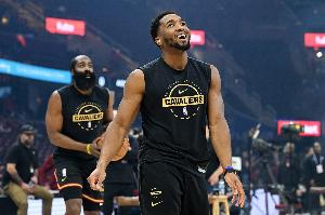 全队16次失误送对手25分！阿特金森：活球失误是致命的 配图