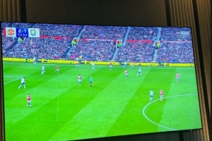 格拉利什社媒晒家中看球照夸赞B费：真是一位难以置信的球员 配图