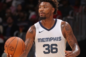 斯玛特:效力灰熊期间感觉自己像是个“替罪羊” 被迫带伤上阵 配图