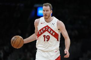 翻江倒海！珀尔特尔12中9贡献21分18板5助 其中9前场板 配图