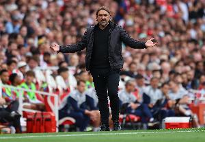 上半场罚下一人+全场让对手0射正 利兹联是03-04赛季以来英超首队 配图