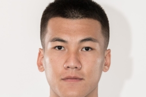 记者:闫炳良没有骨折,正常情况下三周左右能恢复 配图