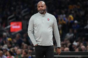 篮板39-48！活塞主帅：对手拼抢篮板更积极 他们比我们做得好 配图