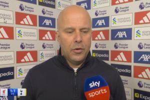 又被绝平!斯洛特:每次都这样,还要发生多少次?完全理解嘘声 配图