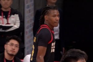 连拿关键分!史密斯19中10砍36分 最后3秒造三分犯规&罚球准绝杀 配图