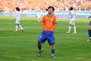 足球报评选中超第2轮：绍尔最佳外援，谢文能最佳本土球员 配图