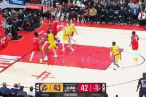 你来翻江倒海！杜兰特干拔中投不中 小贾巴里单臂揽板双手补扣！ 配图