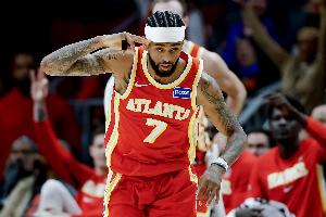 杀疯了！亚历山大-沃克三分再中 20中12已砍39分创生涯新高 配图