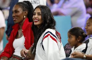 夸梅：科比在世时麦迪这些装货P都不敢放 现在都在私信骚扰瓦妮莎 配图