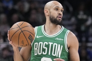 第二节单节16分！怀特半场13中7砍下19分3篮板2助攻 三分9中5 配图