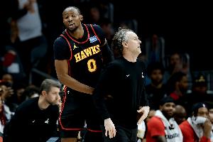 正负值-8全队最低！库明加19分钟7中2拿到7分8板 有2失误3犯规 配图