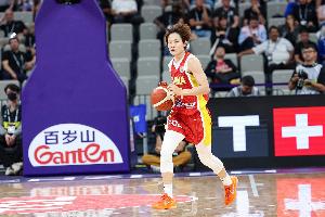 媒体人：在目前全世界这个篮球领域里 不应该总是出现长期集训 配图