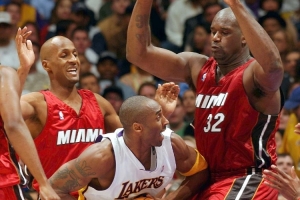 夸梅：科比想证明自己没有奥尼尔也行 这是他比麦迪强的根本原因 配图