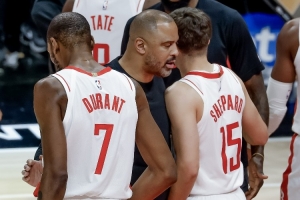 苏群：火箭用失误自杀 伊森失准让KD惨遭夹击 预测湖人下一场轮休 配图