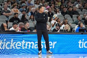 米奇:虽然快船缺少核心但拼到了最后 不会为拿到50胜感到抱歉 配图