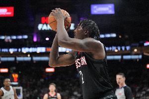 尽力!火箭仅上3位替补 谢泼德11分3助3断 芬尼8分4助 奥科吉0分 配图