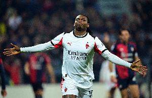 真要走？意媒：米兰不满莱奥的表现和态度，已推迟和他的续约谈判 配图