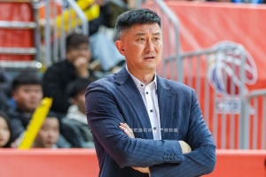 杜锋:希望崔永熙先从无球开始 慢慢找场上的感觉&之前打球的节奏 配图