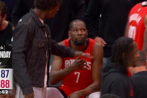 脑子过载了！杜兰特8秒没过半场 本场已经6个失误！ 配图