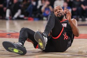 整整多一倍!火箭全场22失误&湖人仅11失误 杜兰特个人7失误 配图