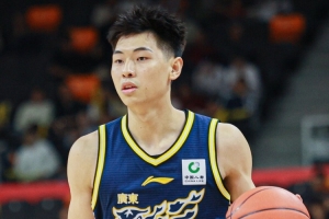 崔永熙终于找回了状态 在比赛中明显适应了强度 也敢于发力做动作 配图