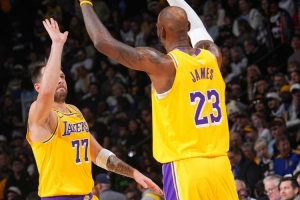 含金量十足!湖人六连胜:连赢三个首轮潜在对手+尼克斯 配图