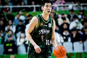 同曦官方:郭昊文赵柏清因传球争执继而辱骂&对抗 向广大球迷致歉 配图