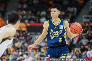 正负值+30全场最高！媒体人：崔永熙在不断恢复比赛感觉 不急的 配图