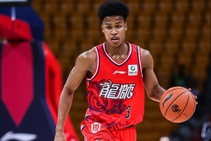 广州队主教练：彰华非平时训练很刻苦 我应该给他更多的上场时间 配图