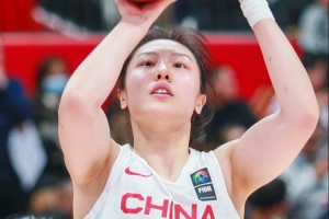 状态还是不好!张茹首发6分33秒只拿到1板1断 出现3失误3犯规 配图