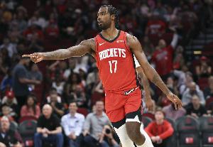 大合同快铁没了！伊森过去八场三分球25中1 过去六场18中0 配图