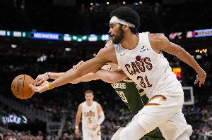 明天骑士客战雄鹿 阿伦连续第6场缺席 梅里尔存疑 泰森大概率出战 配图