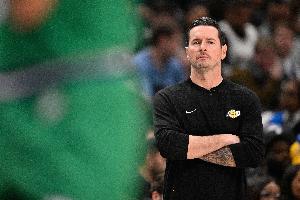 有点东西！湖人近期防得爱德华兹15中2 穆雷14中1 造杜兰特7失误 配图