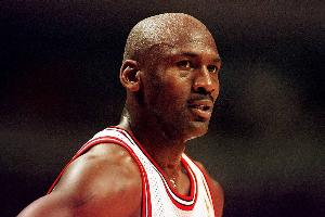 KD：我得分接近乔丹的唯一原因是他两度退役 不然他也能拿4万分 配图