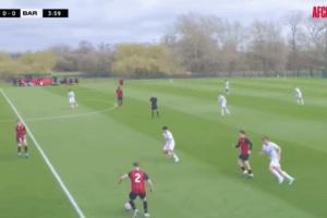 徐彬代表巴恩斯利U21再首发！出场60分钟，中场完成拦截+由守转攻 配图