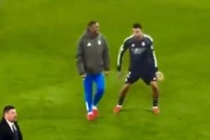 阿诺德赛后疑似模仿多库盘带,皇马球迷热议:他在比划他要去哪 配图