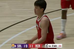 醒醒！杨瀚森篮下背打被吹走步 开场5分钟1中0+2次失误 正负值-8 配图