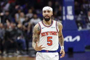 老六很稳！阿尔瓦拉多三分7中4砍下16分10助2断 仅有1失误 配图