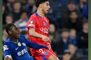 查洛巴晒被阿什拉夫踩脚踝照片:脚踝本可能骨折,感谢耶稣保护我 配图