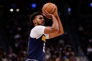 准头恢复了！卡梅隆·约翰逊近4场场均17分 三分命中率55% 配图